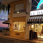 Le Dauphin 3* 멍똥