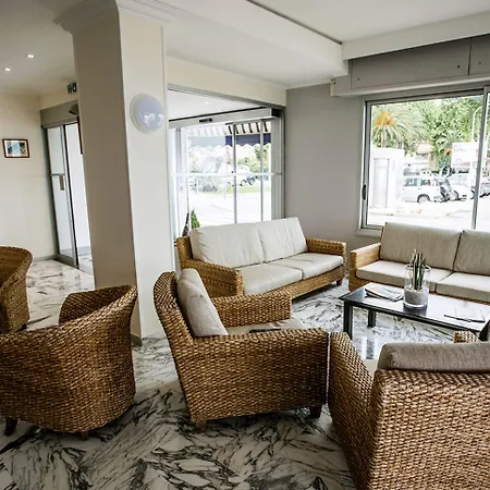Le Dauphin Hotell