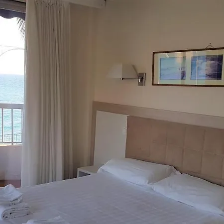 Le Dauphin מלון 3*