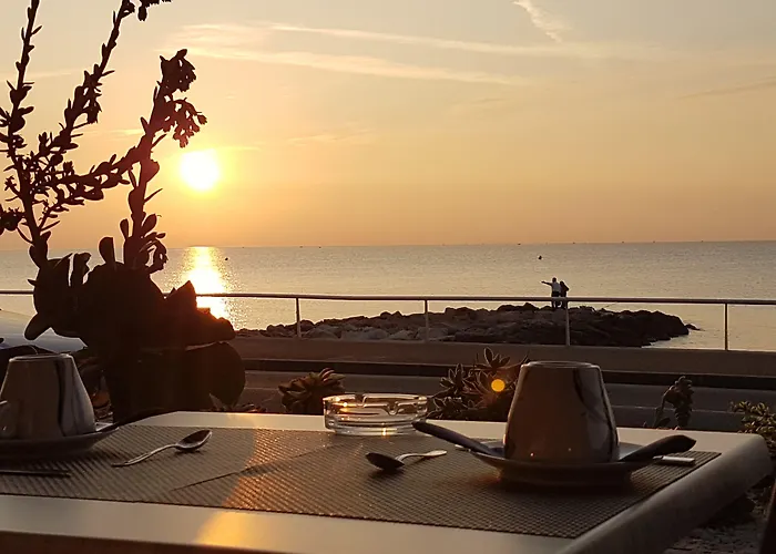 Le Dauphin Szálloda 3*